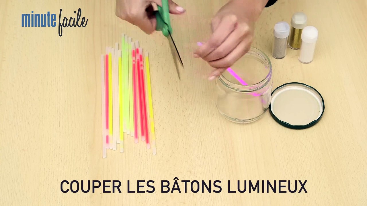 Déco Brico Jardinage : DIY : fabriquer une lampe bocal avec des bâtons lumineux