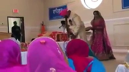 This Sikh Groom's Pyjama Falls During His Wedding