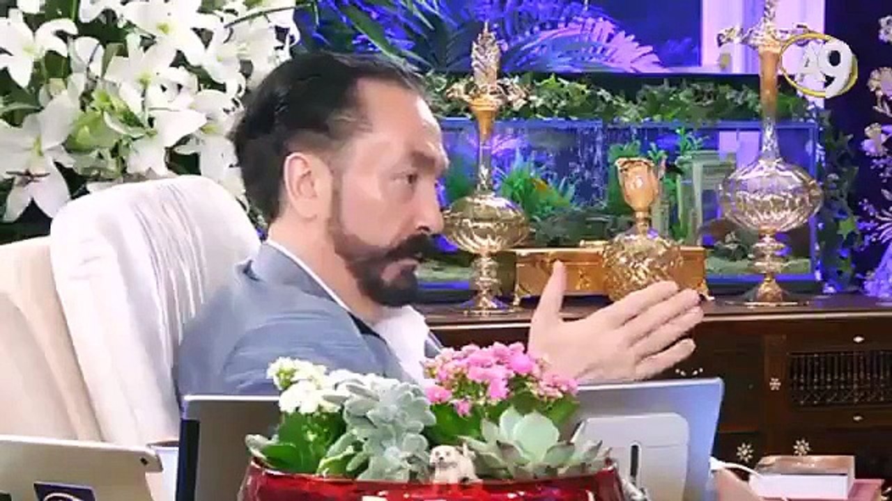Adnan Oktar: "Suriyelilere vatandaşlık verilsin diye rica ettim Allah razı olsun 48 saat geçmeden hükümet karar aldı"