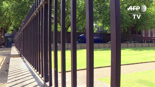 Cameron recebe homenagens ao se despedir