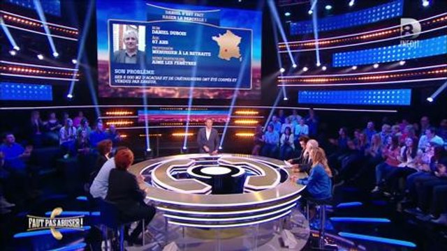 Faut pas abuser : Julien Courbet encore vanné sur sa pub pour des fenêtres