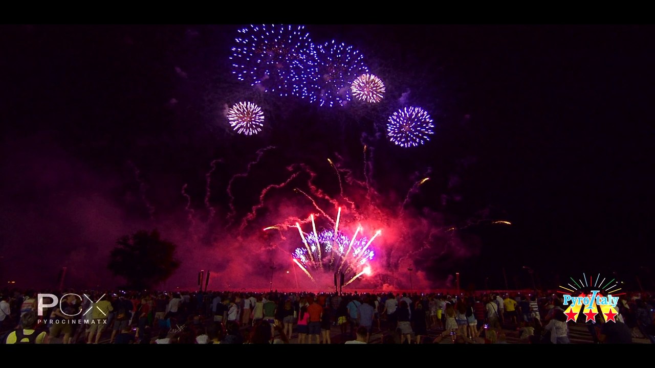 PyroItaly - Festival Fuochi Danzanti, Reggio Emilia, Italy | PyroCinematX