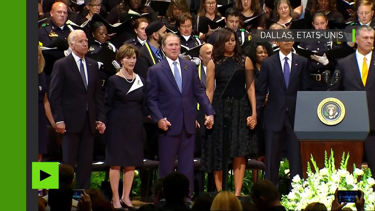 Humeur déplacée : George W. Bush danse lors d'un hommage aux policiers tués à Dallas
