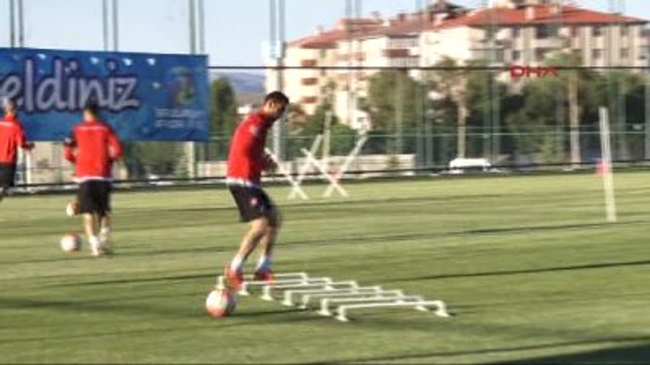 Gençlerbirliği Teknik Direktörü Üzülmez Palandöken'de Enerji Depoluyoruz