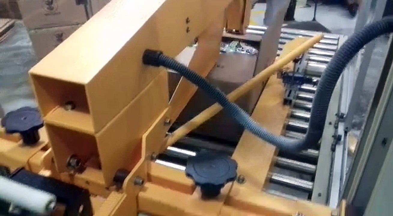Italian Collaborated Demo Vidoe for Automatic Carton Flap Folder With  Sealer Machine From (Sheikh Khajoo Bhai & Co Kara