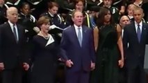 George W. Bush danse lors de l'hommage aux policiers tués à Dallas