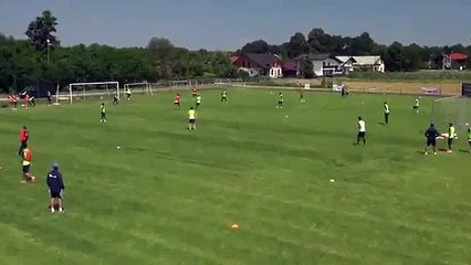 51 yaşındaki Hagi'nin Viitorul idmanında attığı mükemmel gol izle