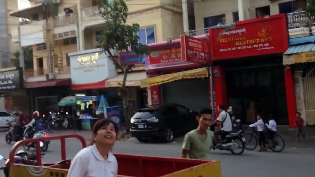 cette petite entreprise fabrique des nuages personnalisés