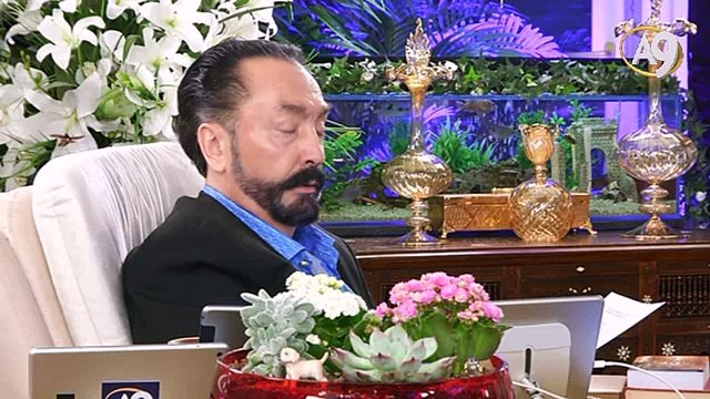 Uydurma hadislerde geçen Musevi kadın ve çocukları öldürün hükmü Kuran’a göre haramdır. Diyanet bu hadisleri kaldırmalı.