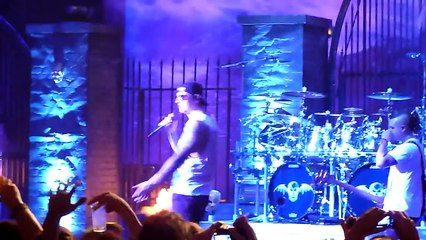 Avenged Sevenfold - God Hates Us [Live at Hammersmith Apollo, London 30/10/10]