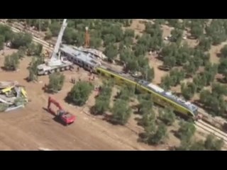 Scontro tra treni in Puglia, le immagini del disastro -2- (13.07.16)
