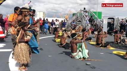 Brest 2016. Cérémonie de la coutume de Lifou à bord de l’Aquitaine