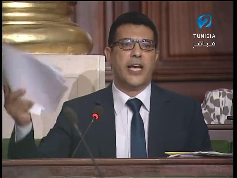 يا بوڤلب الدولة متسلفة 2800 مليار للتشغيل، كيف تصرف 20 مليون على كل موطن شغل تخلق 140 ألف موطن شغل