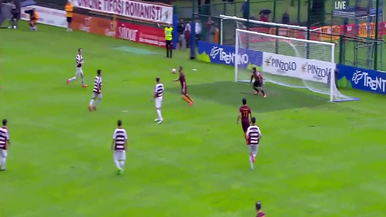 Edin Džeko postigao 4 gola u 1. poluvremenu vs. Pinzolo (13.7.2016)