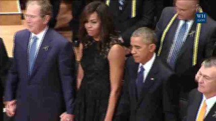 Obama busca rebajar la división racial en ceremonia tras la masacre de Dallas