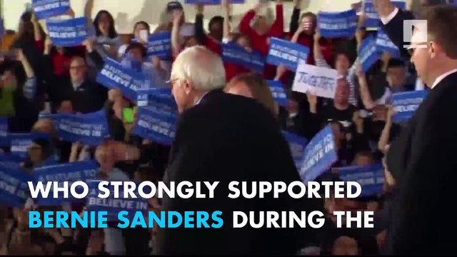 Poll: Hillary Clinton is struggling to convince young voters