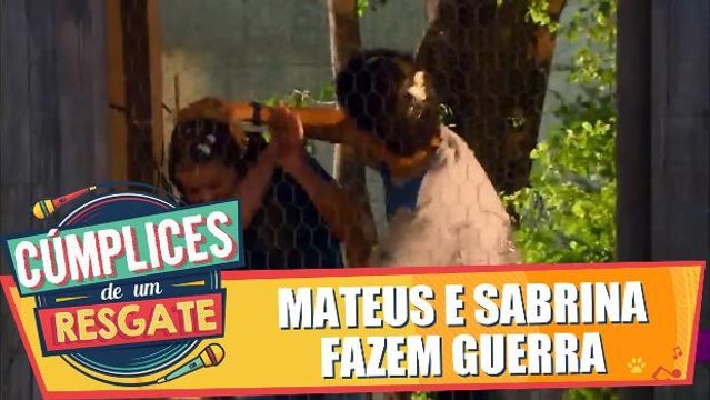 Mateus e Sabrina fazem guerra de ovos
