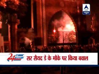 Dozen injured in clash between students, police at AMU