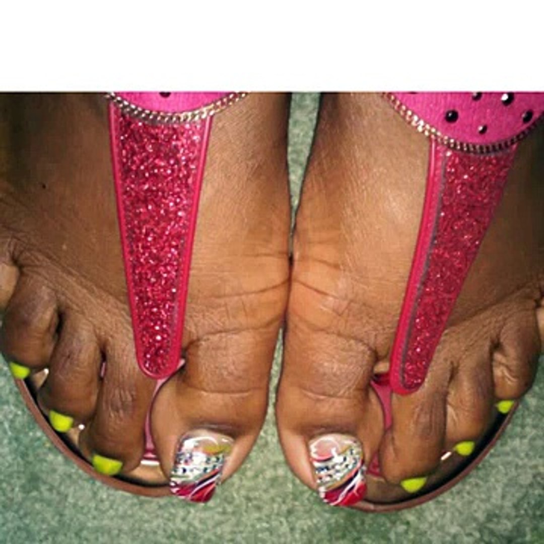 Ebony Feet Pics