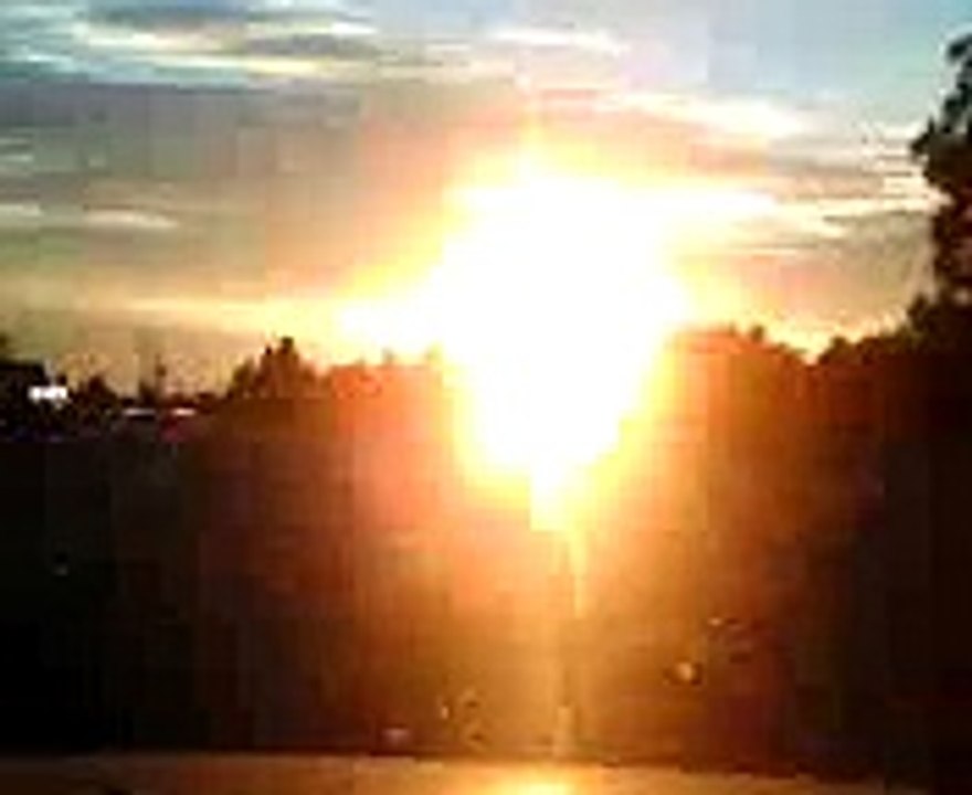 Sunset with oil pump silhouettes. (15 Sunset Oil Pumps.3g2)