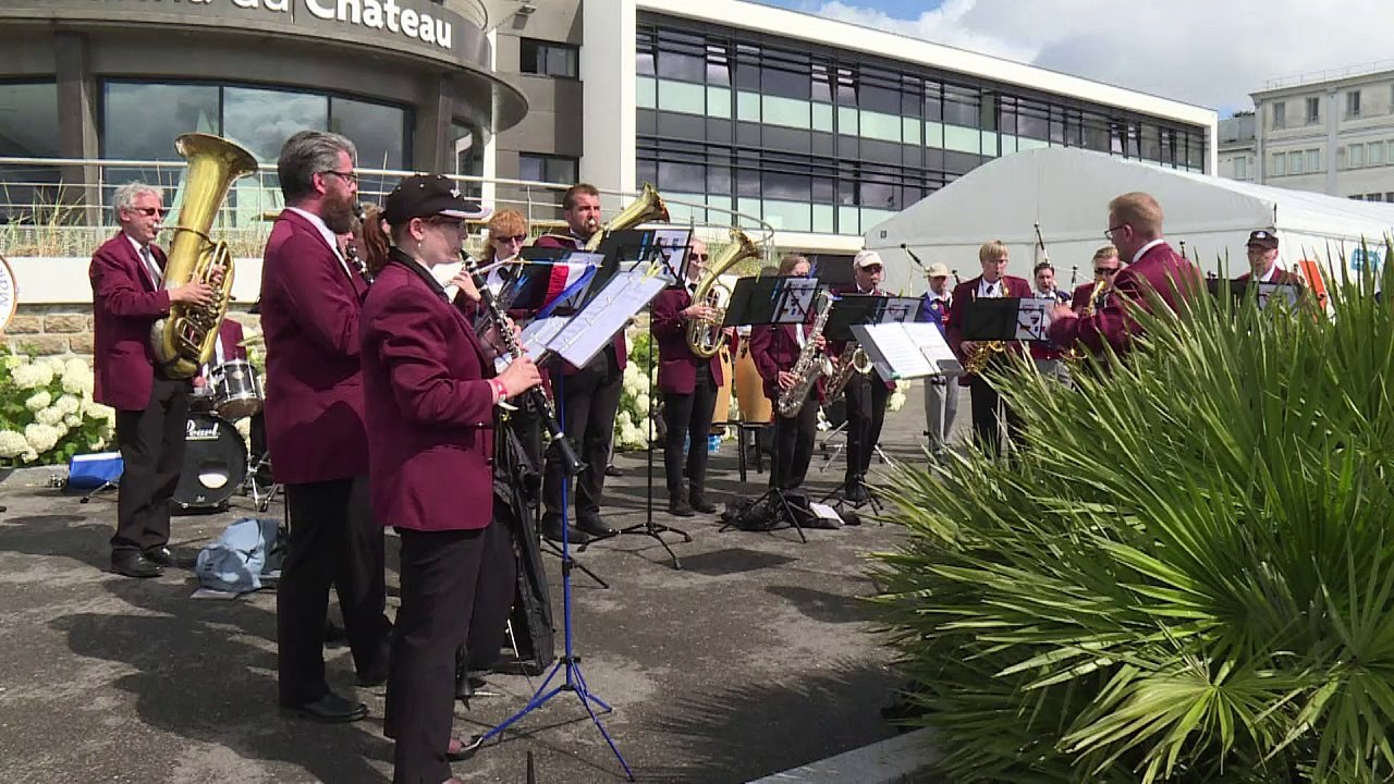 L'Hermione ouvre les Fêtes maritimes internationales de Brest