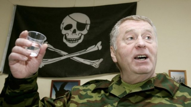 Жириновский оправдывается перед девушкой, обвинившей Путина в отсутствии демократии