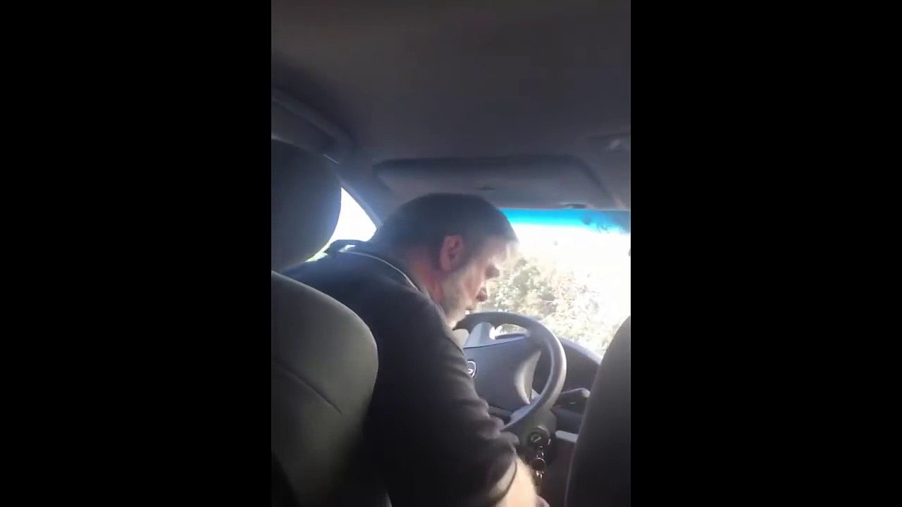 Une cliente refuse de quitter la voiture d'un chauffeur Uber !