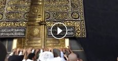 Kabaa door opens for worshippers