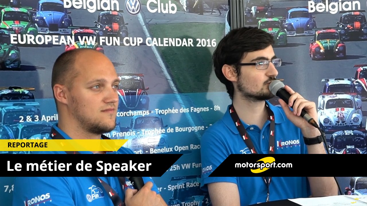 Quel rôle a le speaker d'une course automobile ?