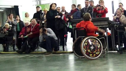 Кирилл Анисимов - Танец Калинка на коляске