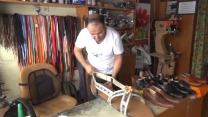 Nizip'te 1 Metre Uzunluğundaki Terlik İlgi Çekiyor