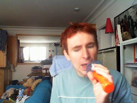 Wiwi égratigne au secours de Louis Chédid