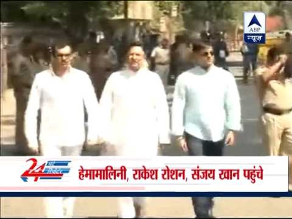 Politicians, industrialists and artists visit ailing Bal Thackeray