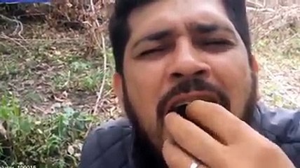 Ağzına Vampir Yarasa Sokan Adam