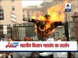 Farmers burns effigy of Sharad Pawar in Delhi