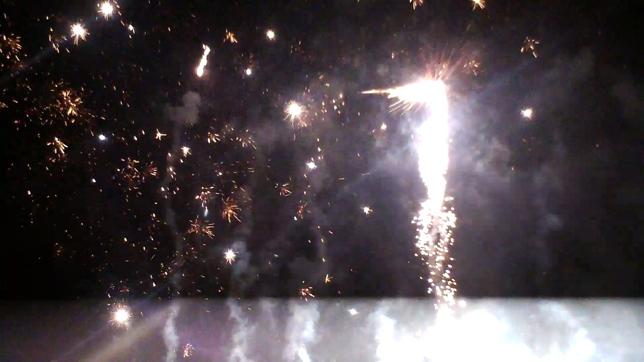 feu d'artifice à charleville-mézières le 13 juillet 2016