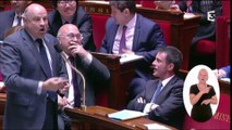 Fou rire : Manuel Valls craque complètement à l'Assemblée nationale !