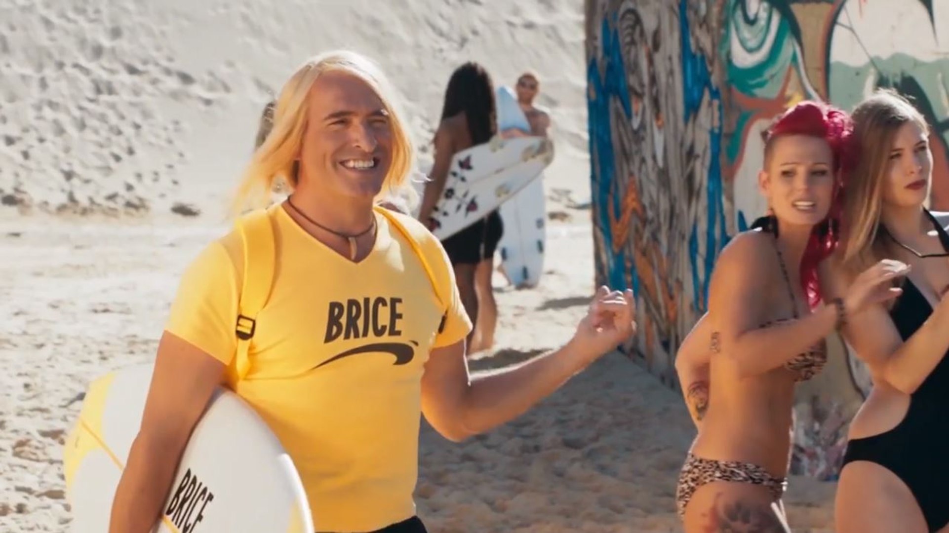 Brice de Nice 3 : un nouvel extrait du film culte avec Jean Dujardin  dévoilé ! (VIDEO) - Vidéo Dailymotion