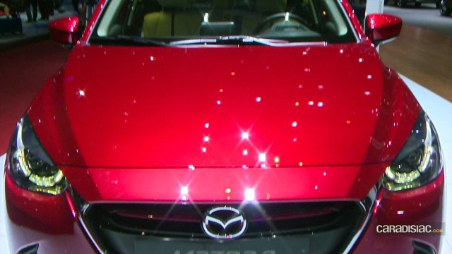 Mazda 2 restylé en direct du salon de genève 2015
