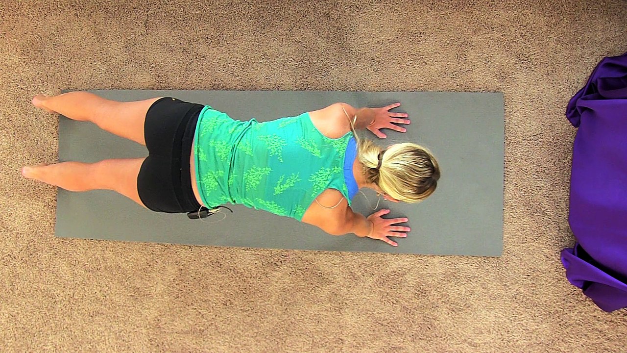 20 Minute Ab Workout For Women & Men At Home Ex...