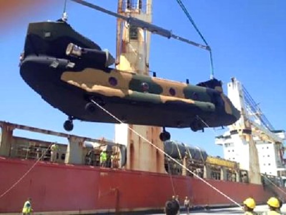 İlk Chinook Helikopteri Teslim Edildi
