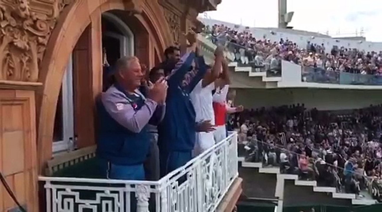 Watch How Pakistan Cricket Team React to Misbah-ul-Haq's century