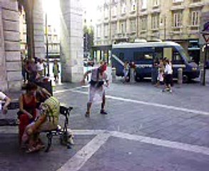 Cantante in Perizoma a Trieste in Viale 20 settembre!!!!!