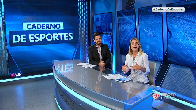 Torcedora com a mesma idade do Cruzeiro visita a Toca da Raposa