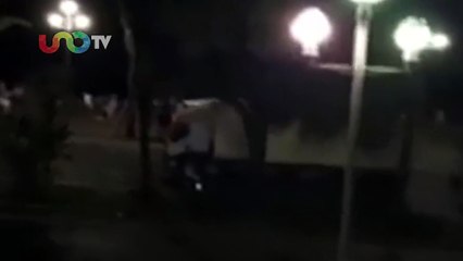 El momento en que camión impacta a multitud en Niza