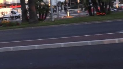 Nice'te Katliam Yolu Promenade Des Anglais Araç ve Yaya Trafiğine Kapatıldı