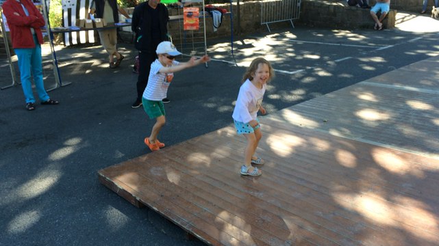 Les tardives ont commencé par de la danse bretonne