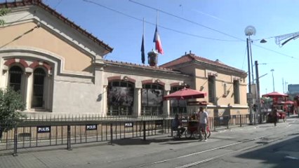 Fransa'nın İstanbul Başkonsolosluğu'nda Bayraklar Yarıya İndirildi