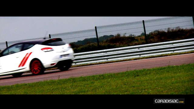 Peut-on faire du drift en Renault Mégane RS275 Trophy R ?