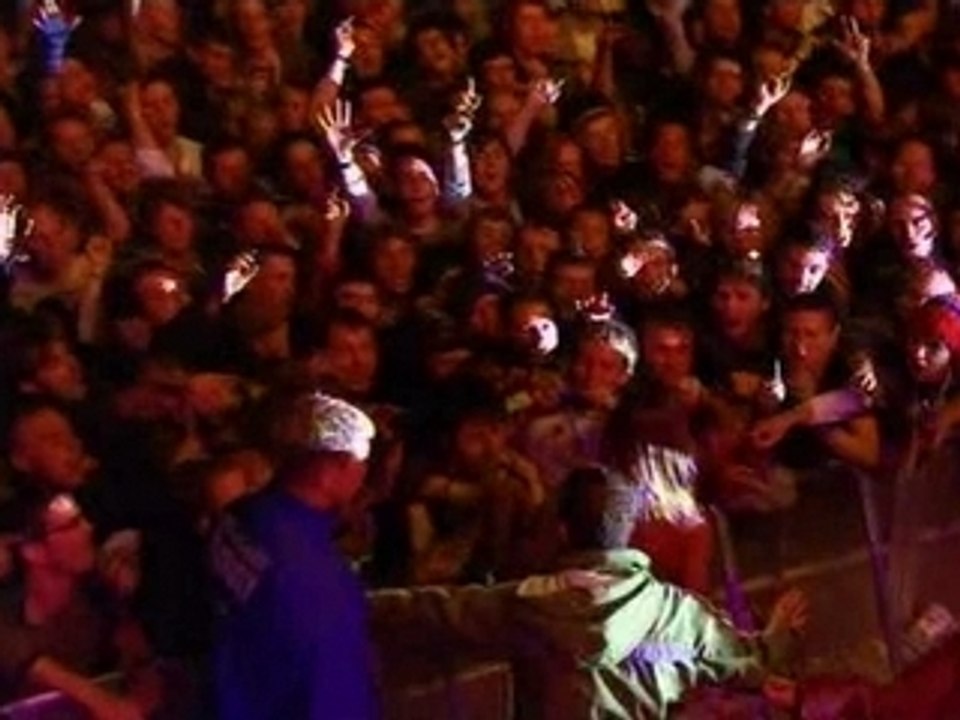 Iggy & The Stooges - I Wanna Be Your Dog (Live Glastonbury 2